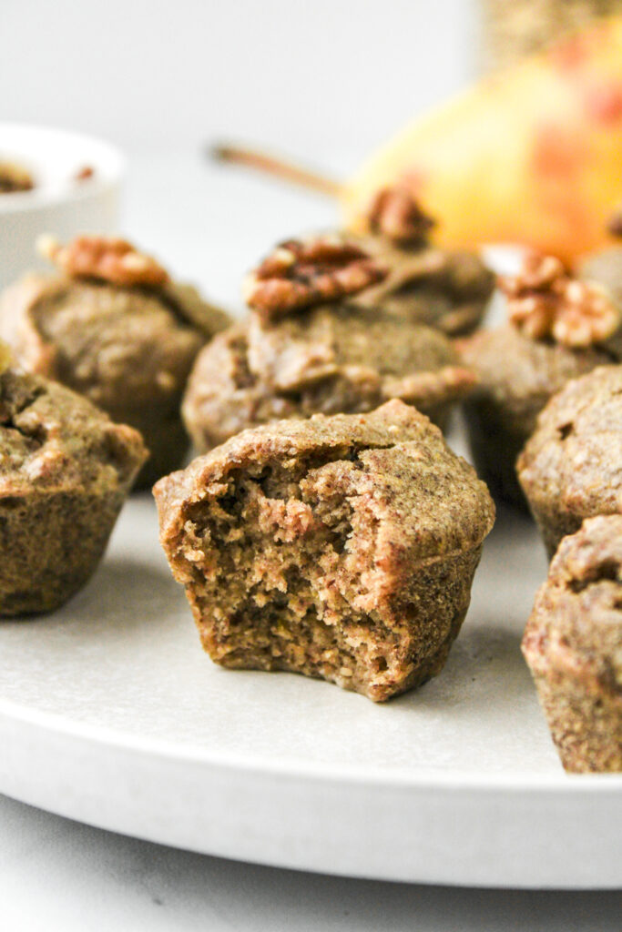 oatmeal pear muffins