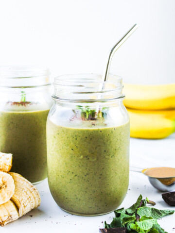 mint chocolate protein smoothie