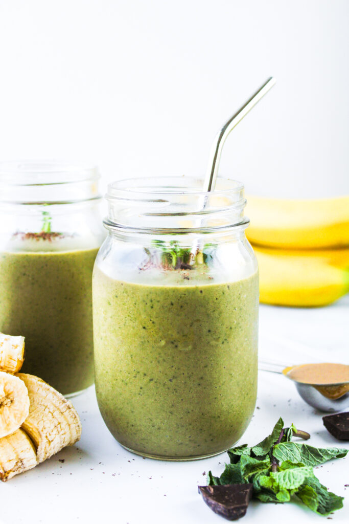 mint chocolate protein smoothie