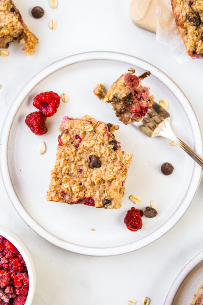 raspberry chocolate chip baked oatmeal