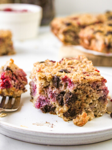 raspberry chocolate chip baked oatmeal